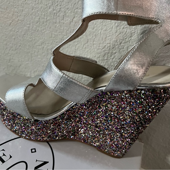 Steve Madden Silver Confetti Bradshaw Wedge Size 8 - Picture 3 of 5